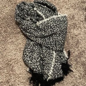 Abercrombie & Fitch Super Soft Oversized Scarf